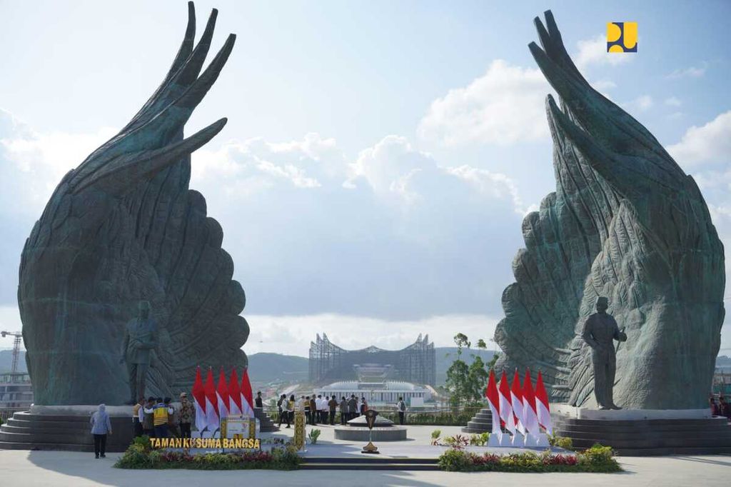 Taman Kusuma Bangsa yang sebelumnya dikenal sebagai kawasan Memorial Park di Ibu Kota Nusantara terletak satu garis dengan Sumbu Kebangsaan, Istana Negara, dan Istana Garuda.