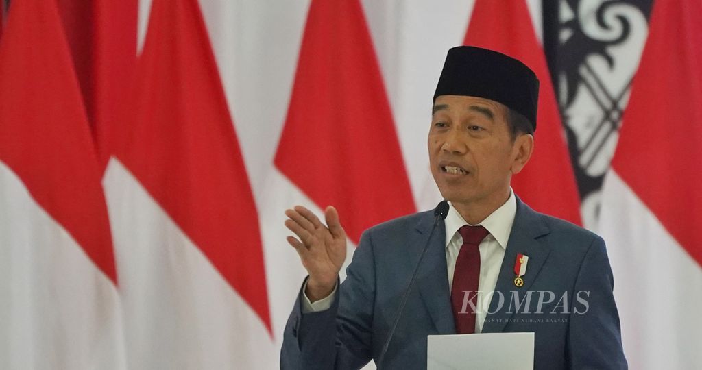 Presiden Joko Widodo saat memberikan sambutan pada acara Rapat Pimpinan TNI-Polri di Mabes TNI Cilangkap, Jakarta Timur, Rabu (28/2/2024).