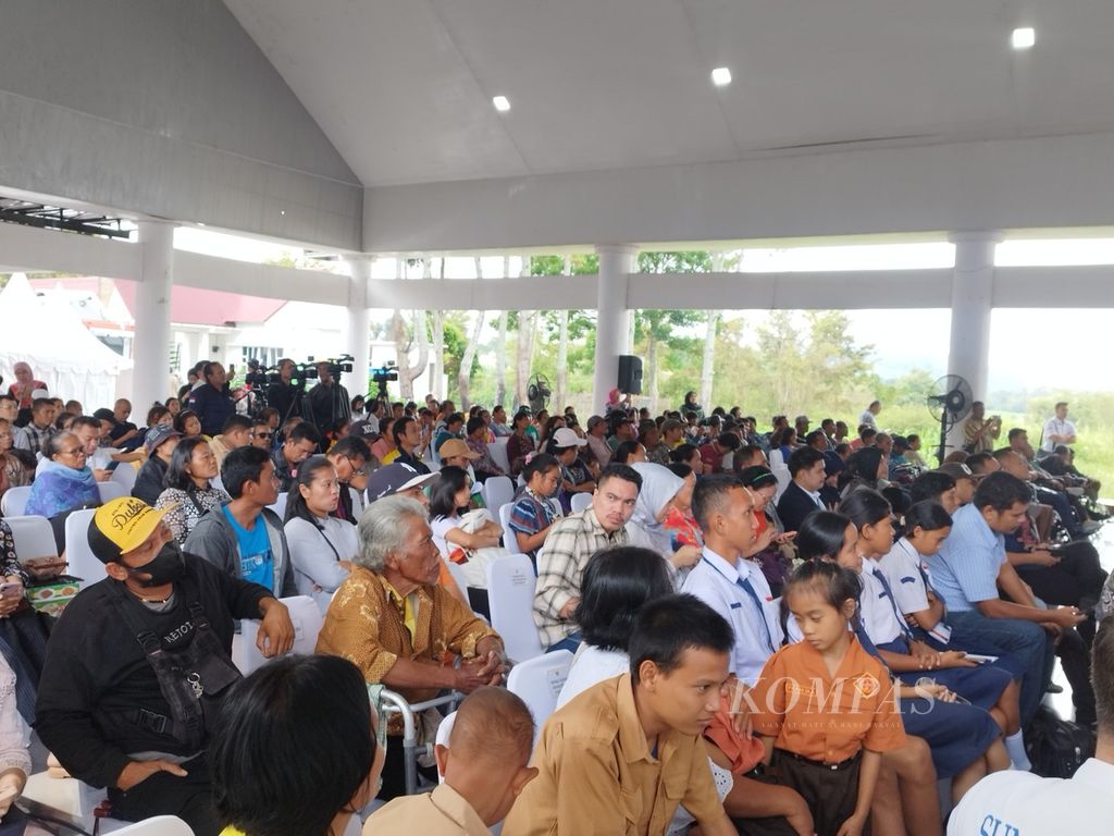 Para peserta dalam acara ”Disabilitas Cakap Keuangan, Keuangan Semakin Inklusif” di Pendopo Kantor Bupati Toba, Sumatera Utara, Jumat (9/8/2024).