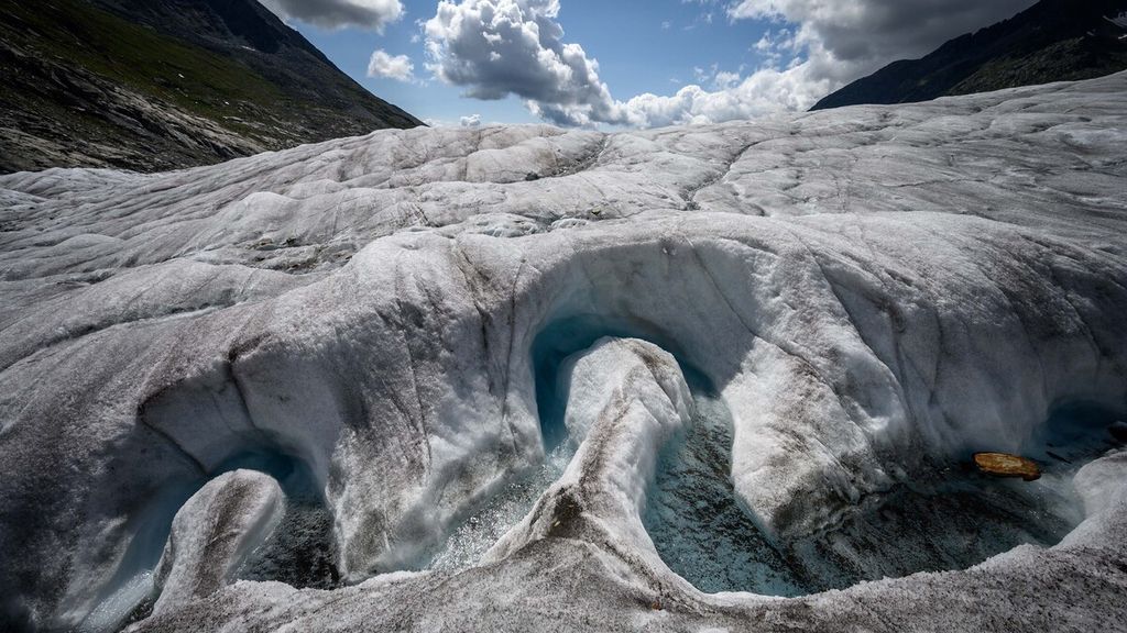 Satu kilometer kubik es juga telah mencair selama periode waktu yang sama dari gletser seluas 80 kilometer persegi tersebut. 