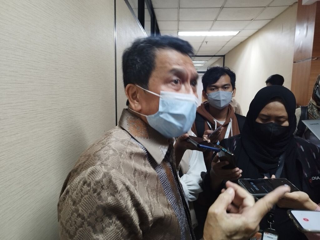 Ketua Komite Nasional Pengkajian dan Penanggulangan Kejadian Ikutan Pasca-Imunisasi Hindra Irawan Satari