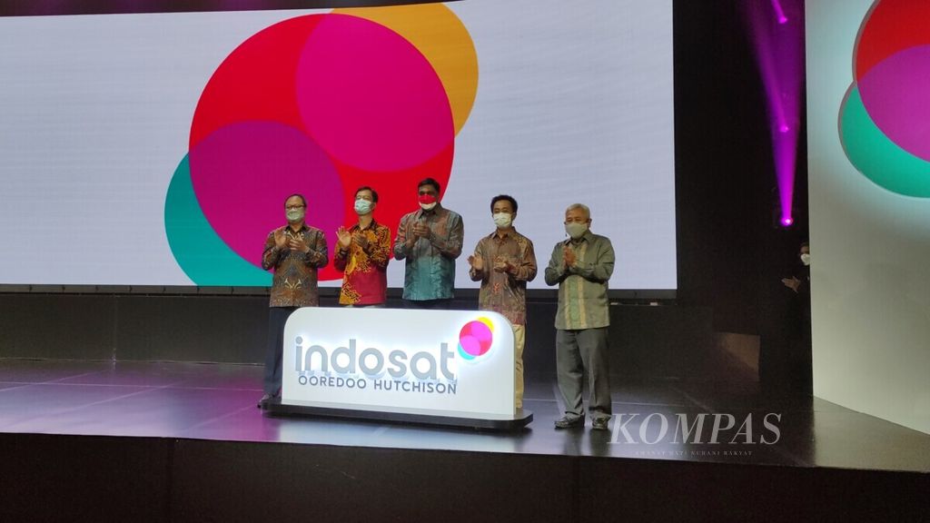 Suasana peluncuran logo Indosat Ooredoo Hutchison di Jakarta, Selasa (4/1/2022). 