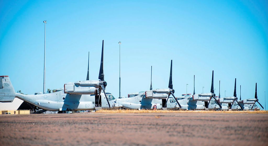 Pesawat MV-22B Osprey milik marinir Amerika Serikat di Pangkalan Udara Darwin, Australia pada pertengahan Agustus 2023.  Pada Minggu (27/8/2023), salah satu pesawat itu jatuh di utara Darwin. 
