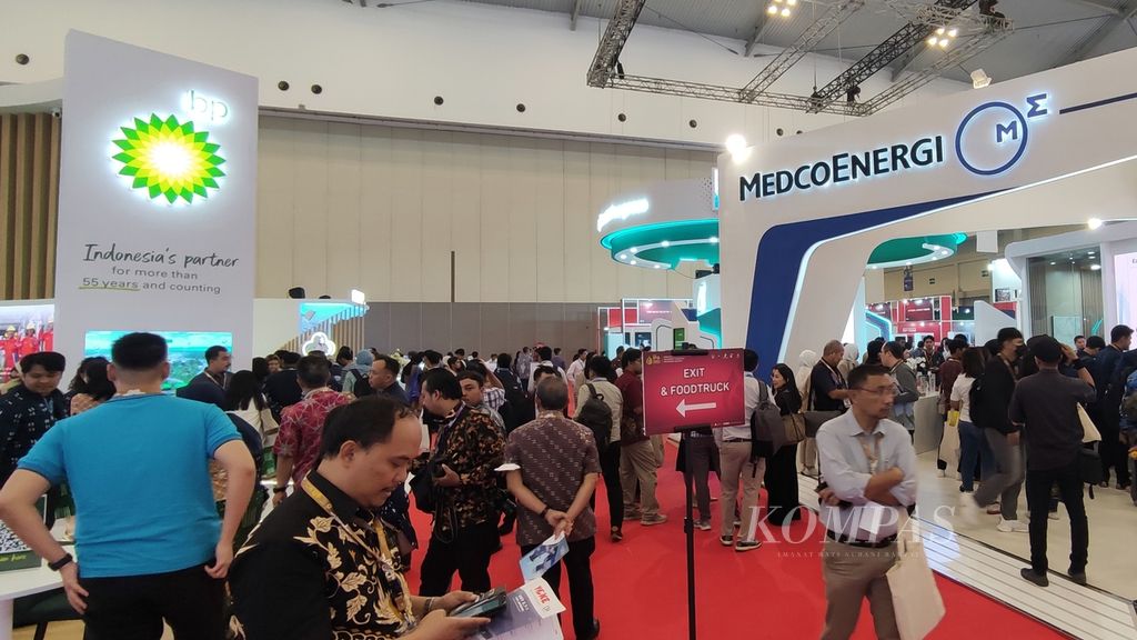 The atmosphere of the Indonesian Petroleum Association (IPA) Convention &amp; Exhibition 2023 at ICE BSD, Tangerang Regency, Banten, Wednesday (26/7/2023).