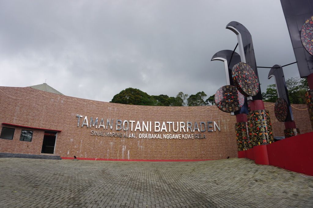 Suasana Taman Botani di Baturraden, Banyumas, Jawa Tengah, Kamis (1/12/2022).