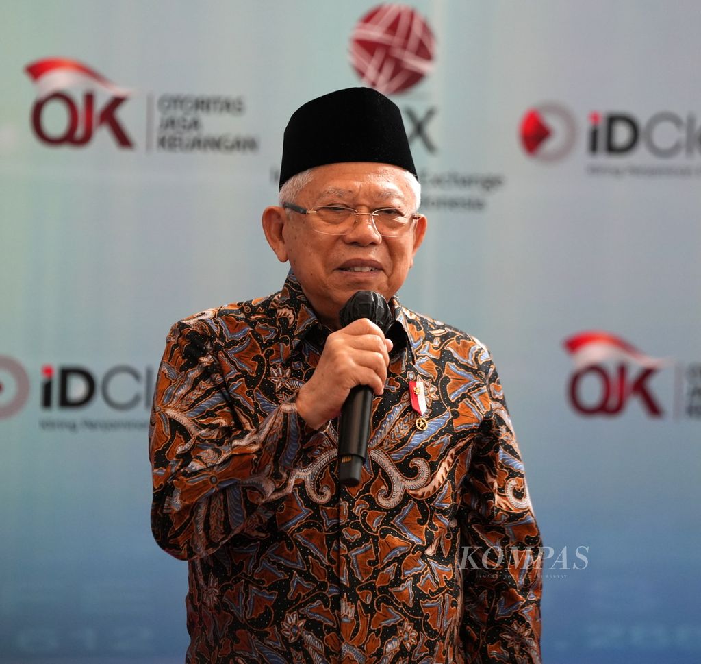 Wakil Presiden Ma'ruf Amin dalam peresmian Pembukaan Perdagangan Bursa Efek Indonesia (BEI) 2024 di Gedung BEI, Jakarta, Selasa (2/1/2024). 