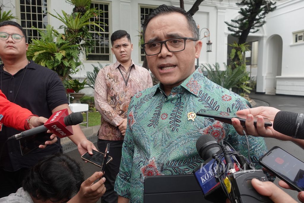 Menteri Pendayagunaan Aparatur Negara dan Reformasi Birokrasi Abdullah Azwar Anas di Kompleks Istana Kepresidenan, Jakarta, Jumat (19/1/2024). 