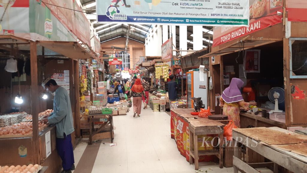 Suasana di Pasar Kahayan, Kota Palangkaraya, Kalimantan Tengah, Kamis (6/6/2019).