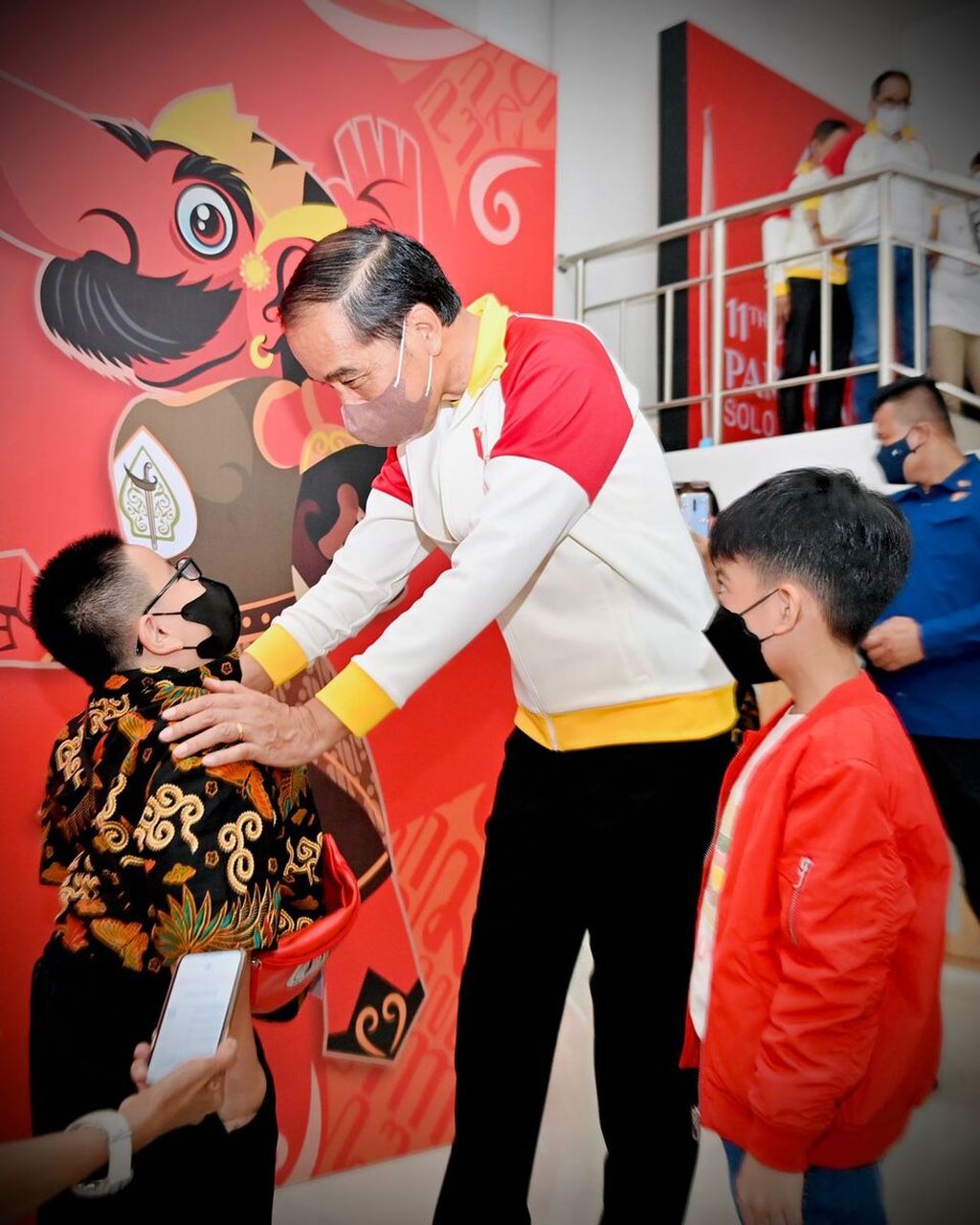 Jovan, seorang anak berusia 9 tahun dari Kabupaten Kubu Raya, Provinsi Kalimantan Barat, akhirnya dapat bertemu dengan Presiden Jokowi. Presiden Jokowi dan Jovan bertemu di Stadion Manahan, Surakarta, Sabtu malam, 6 Agustus 2022.