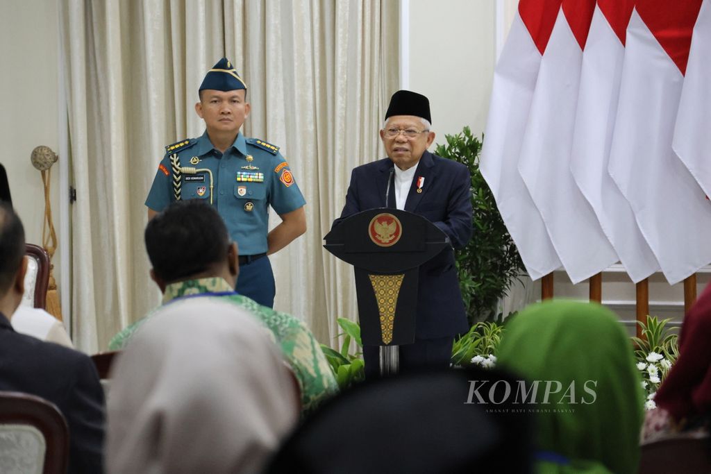 Wakil Presiden Ma’ruf Amin mengajak para dai dari negara-negara anggota ASEAN untuk membawa semangat Islam <i>wasathiyah</i> atau Islam moderat dalam dakwahnya. Hal ini disampaikan di sela Konferensi Dai ASEAN di Istana Wapres, Jalan Merdeka Selatan, Jakarta, Jumat (26/7/2024).