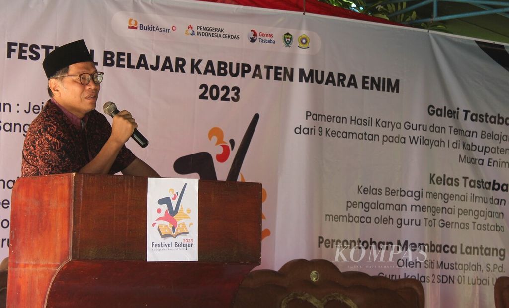 Ketua Dewan Pembina Yayasan Penggerak Indonesia Cerdas Ahmad Rizali menghadiri Festival Belajar Kabupaten Muara Enim, Sumatera Selatan, Sabtu (17/6/2023).