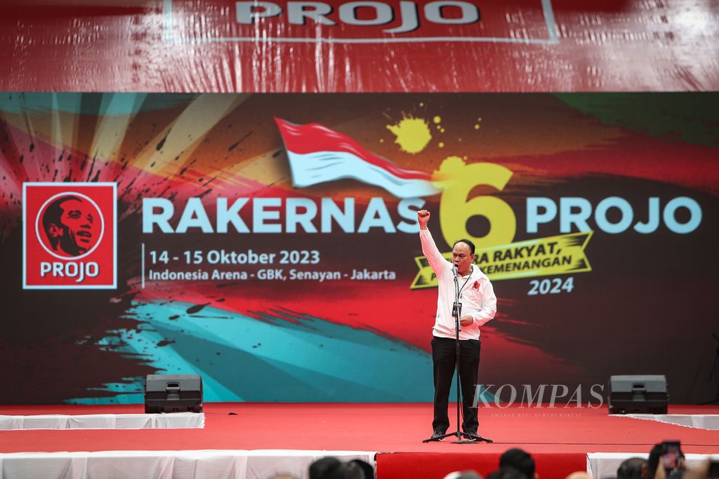 Ketua Umum Projo Budi Arie Setiadi menyampaikan sambutan dalam acara pembukaan Rakernas VI Projo di Indonesia Arena, Kompleks Gelora Bung Karno, Jakarta, Sabtu (14/10/2023). 