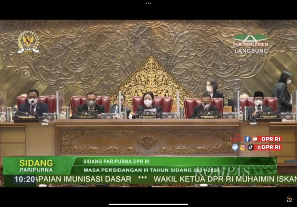 Tangkapan layar Rapat Paripurna DPR menyetujui RUU TPKS sebagai RUU inisiatif DPR, Selasa (18/1/2022).