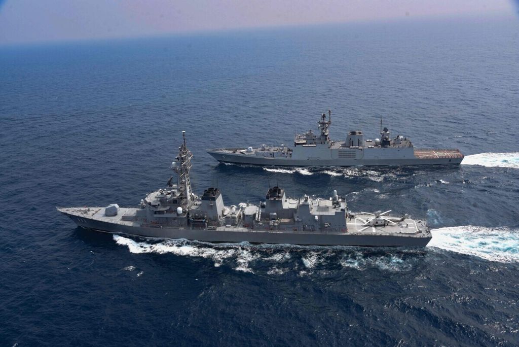 Kapal Angkatan Laut Australia berpartisipasi dalam latihan bersama dengan Angkatan Laut India, Jepang, dan Amerika Serikat di Samudra Hindia, 3 November 2020. 