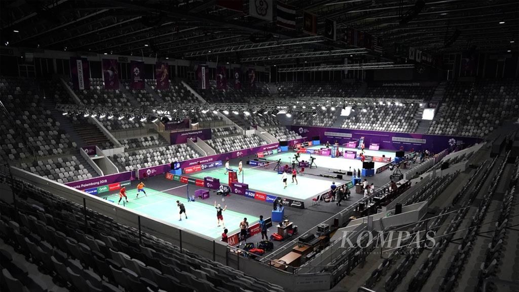 The Indonesian men's badminton team tested the Istora Gelora Bung Karno court in Senayan, Jakarta on Thursday (16/8/2018). Istora will once again become the host of the Indonesia Open badminton tournament, from 4-9 June 2024.
