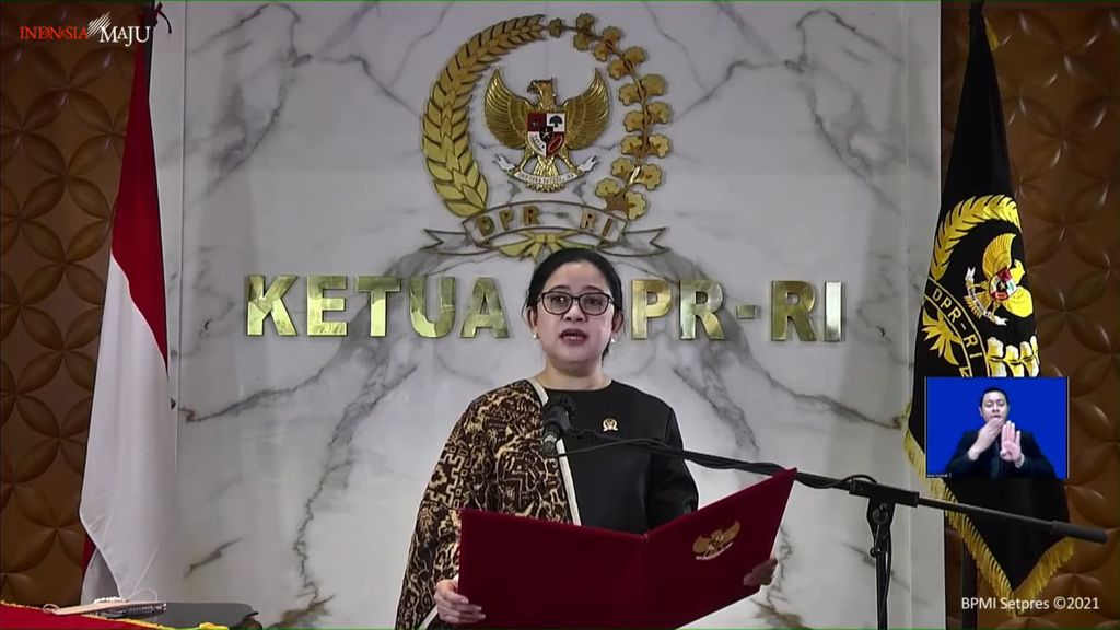 Tangkapan layar dari akun Youtube Sekretariat Presiden saat Ketua Dewan Perwakilan Rakyat Puan Maharani membacakan Pembukaan UUD Negara Republik Indonesia Tahun 1945 pada peringatan Hari Lahir Pancasila, Selasa (1/6/2021).