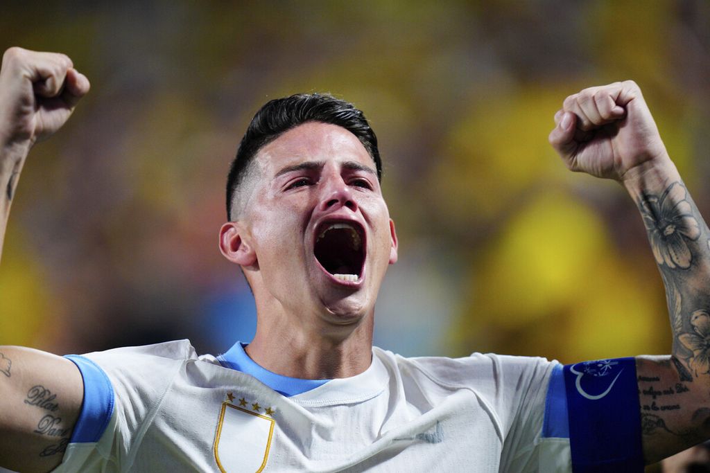 Gelandang Kolombia, James Rodriguez, merayakan keberhasilan ke final Copa America 2024 seusai mengalahkan Uruguay, 1-0, di Charlotte, North Carolina, Amerika Serikat, Kamis (11/7/2024) pagi WIB. Kolombia menantang juara bertahan Argentina di final. 