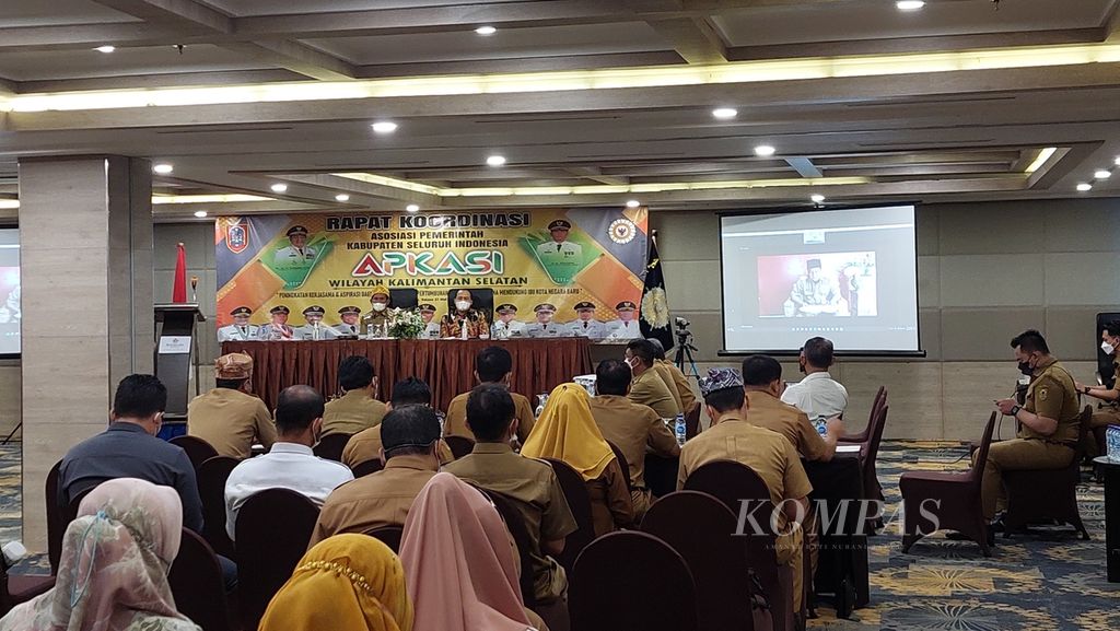 Acara pembukaan Rapat Koordinasi Wilayah Asosiasi Pemerintah Kabupaten Seluruh Indonesia (Apkasi) Kalimantan Selatan di Banjarmasin, Selasa (31/5/2022).