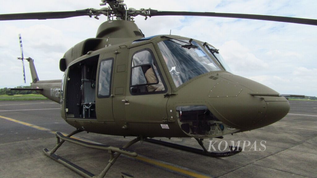 The Bell 412 EPX helicopter is the latest generation of the Bell 412 helicopter family developed by Bell in collaboration with Subaru from Japan. The helicopter was tested in a flight test at Halim Perdanakusuma Air Force Base, Jakarta on Monday (9/3/2020).