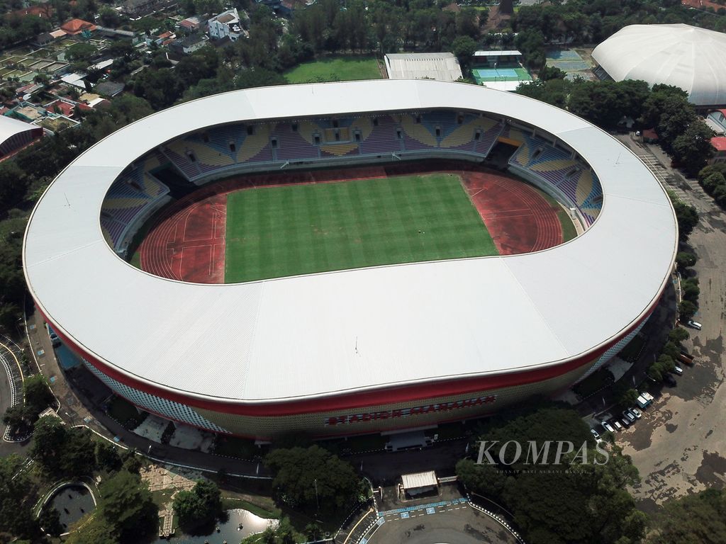 Stadion Manahan yang akan digunakan untuk penyelenggaraan Piala Dunia U-20 di Kota Surakarta, Jawa Tengah, Senin (20/3/2023). Hingga saat ini fasilitas pendukung enam stadion, antara lain Stadion Utama Gelora Bung Karno (Jakarta), Stadion Jakabaring (Palembang), Stadion Si Jalak Harupat (Bandung), Stadion Manahan (Solo), Stadion Gelora Bung Tomo (Surabaya), dan Stadion Kapten I Wayan Dipta (Gianyar, Bali), mulai disiapkan untuk gelaran sepak bola bertaraf internasional. 
