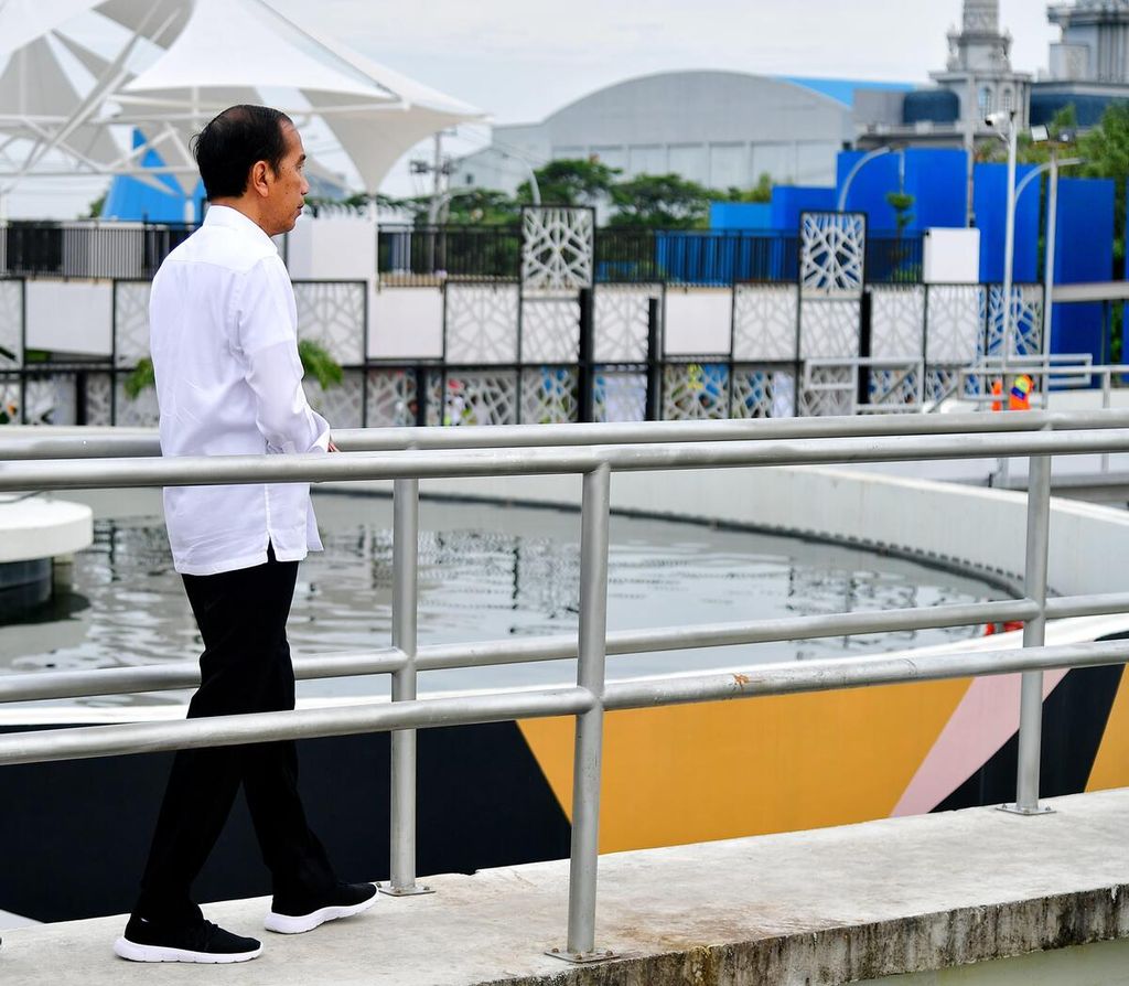Presiden Joko Widodo meresmikan Sistem Pengelolaan Air Limbah Domestik Terpusat (SPAL-DT) Losari di Kota Makassar, Sulawesi Selatan, pada Kamis (22/2/2024).