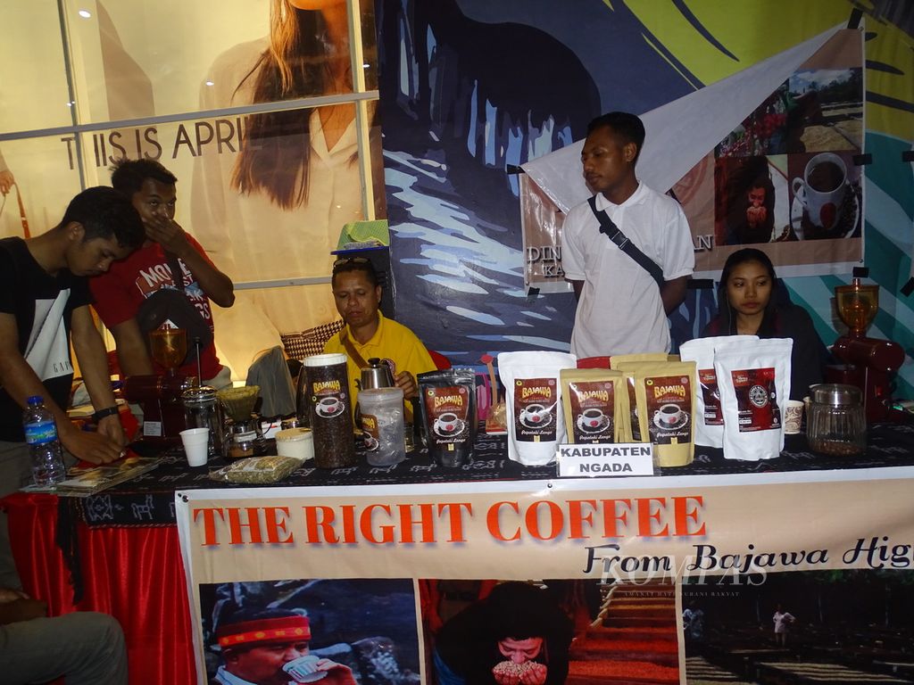 Kopi arabica organik Bajawa Flores mengikuti pameran kopi di Kupang, Rabu (27/11/20219). Kopi ini masuk di restoran dan kafe terkenal di Jakarta dan kota-kota lain di Indonesia dan luar negeri.