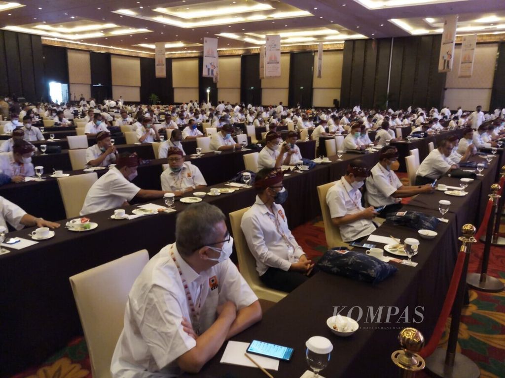 Ratusan insinyur menghadiri Kongres ke-22 Persatuan Insinyur Indonesia (PII) di Bali Nusa Dua Convention Center, Nusa Dua, Provinsi Bali, Jumat (17/12/2021).