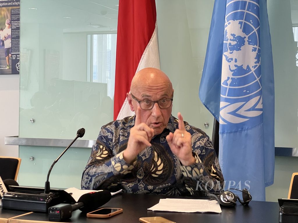 Pelapor Khusus PBB untuk urusan HAM di Myanmar Thomas Andrews memberikan penjelasan hasil kunjungannya selama beberapa hari di Indonesia, di Jakarta, Rabu (21/6/2023). 