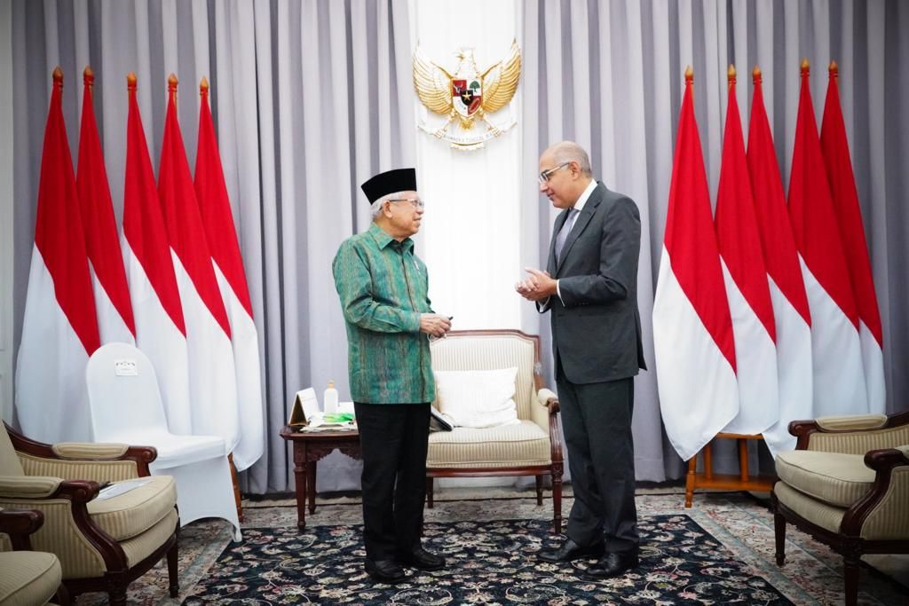 Wakil Presiden Ma’ruf Amin menerima kunjungan Duta Besar Mesir untuk Indonesia Ashraf Mohamed Moguib Sultan di kediaman resmi Wapres, Jakarta, Rabu (5/10/2022) siang. Rencana kehadiran Wapres Amin dalam COP 27 dibicarakan dalam pertemuan ini.