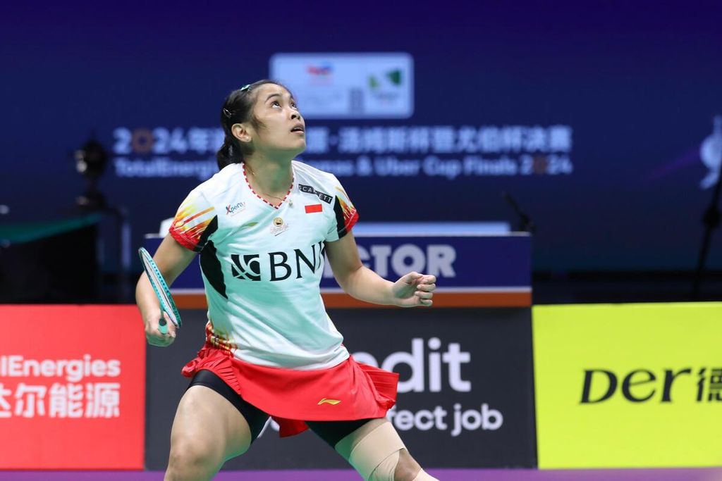 The solo act of Gregoria Mariska Tunjung in the final match of the Uber Cup against Chen Yu Fei (China) at the Chengdu Hi Tech Zone Sports Centre Gymnasium, China, on Sunday (5/5/2024). Gregoria lost with a score of 7-21, 16-21.