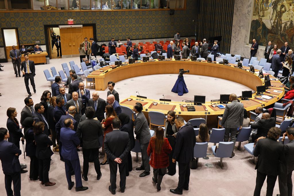 Anggota Dewan Keamanan PBB bertemu di sela-sela sidang di Markas Besar PBB di New York, Amerika Serikat, Selasa (19/12/2023). Mereka membahas gencatan senjata di Gaza. 