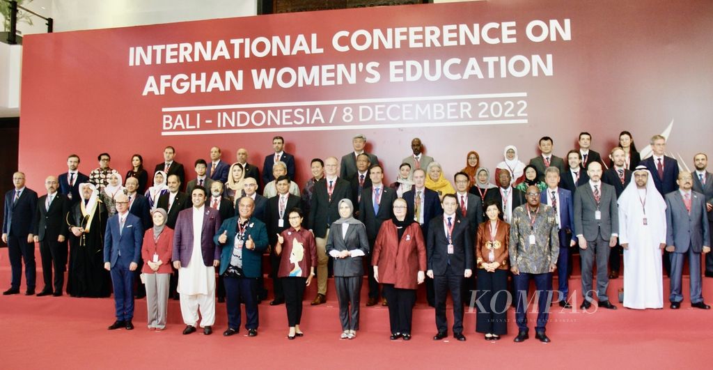 Para peserta mengikuti pembukaan Konferensi Internasional untuk Pendidikan Perempuan Afghanistan, Kamis (8/12/2022), di Badung, Bali. 