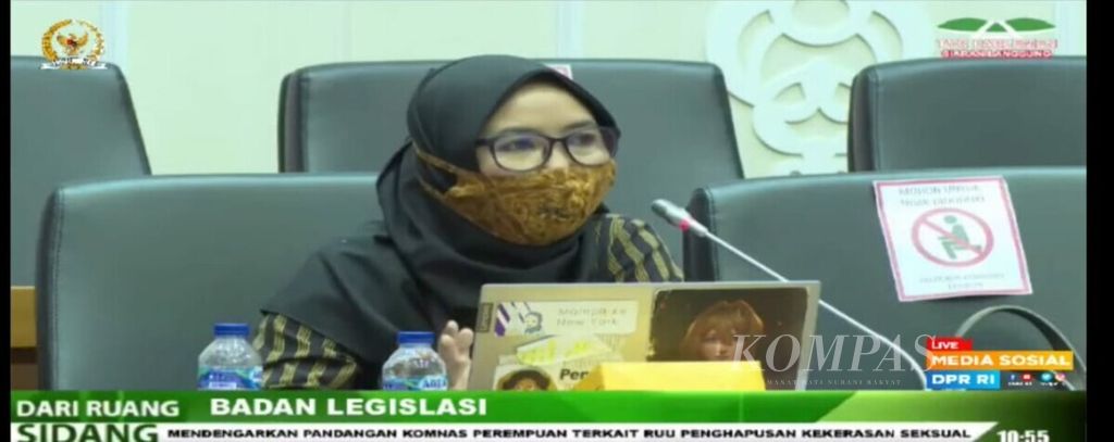 Komisioner Komnas Perempuan, Siti Aminah Tardi 