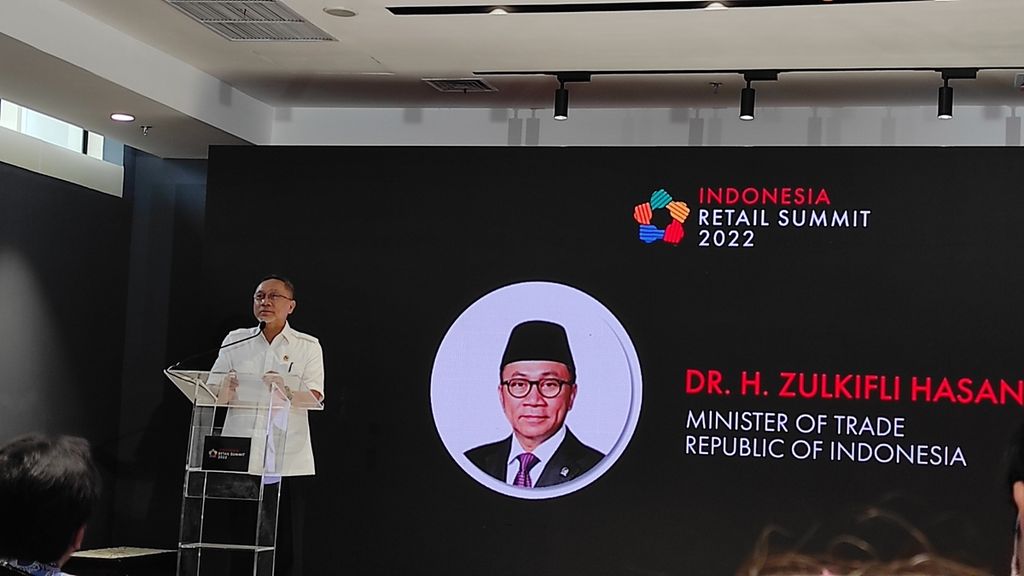 Menteri Perdagangan Zulkifli Hasan saat menghadiri Indonesia Retail Summit 2022, Senin (15/8/2022), di Gedung Sarinah, Jakarta.