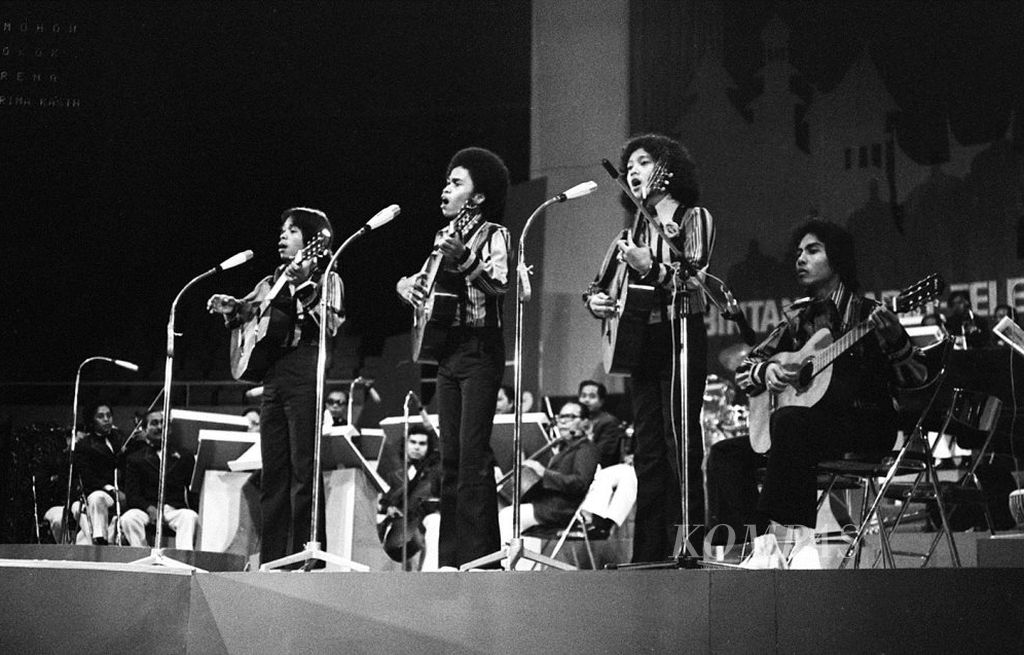 Kelompok vokal dari Bandung, Pahama, salah satu peserta final Bintang Radio dan Televisi Remaja tingkat nasional di Jakarta, Kamis (28/10/1976).