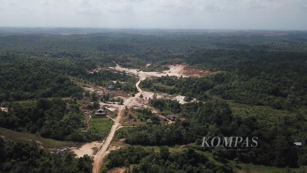 Lanskap pusat wilayah Kabupaten Penajam Paser Utara, Kalimantan Timur, Kamis (29/8/2019). 