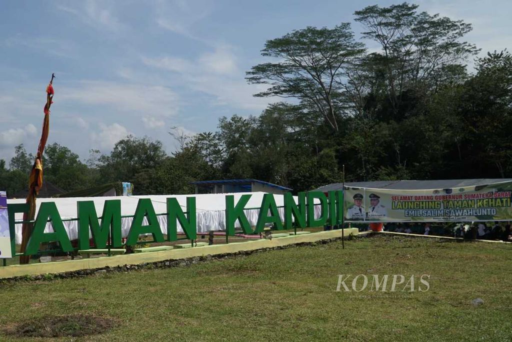 Taman Kandih, taman kota Sawahlunto yang dijadikan Taman Kehati Emil Salim Sawahlunto di Sawahlunto, Sumatera Barat, Rabu (8/6/2022).