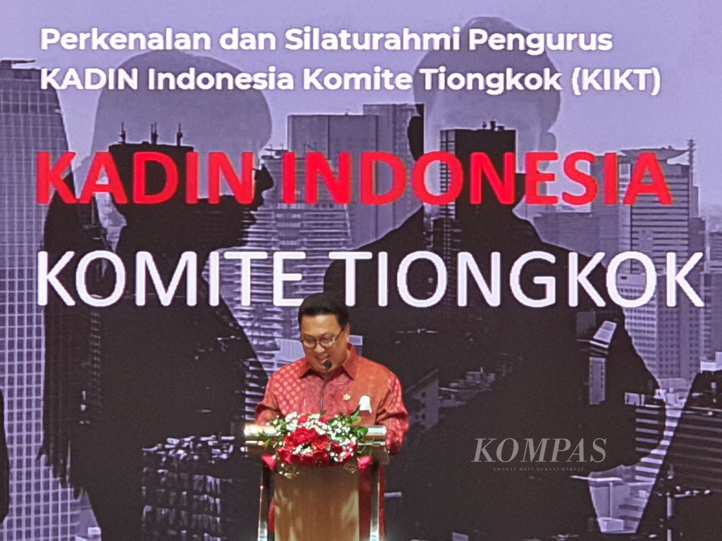 Ketua Komite Tiongkok Kadin Indonesia Garibaldi Thohir menyampaikan sambutan dalam acara Perkenalan dan Silaturahmi Kadin Indonesia Komite Tiongkok di The Langham Hotel Jakarta, Sabtu (23/7/2022).