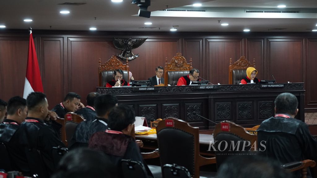 Suasana sidang PHPU pemilihan legislatif di ruang sidang panel 3 Mahkamah Konstitusi, Jakarta, Senin (29/4/2024). Mahkamah Konstitusi mulai menggelar rangkaian persidangan PHPU pemilihan legislatif. 