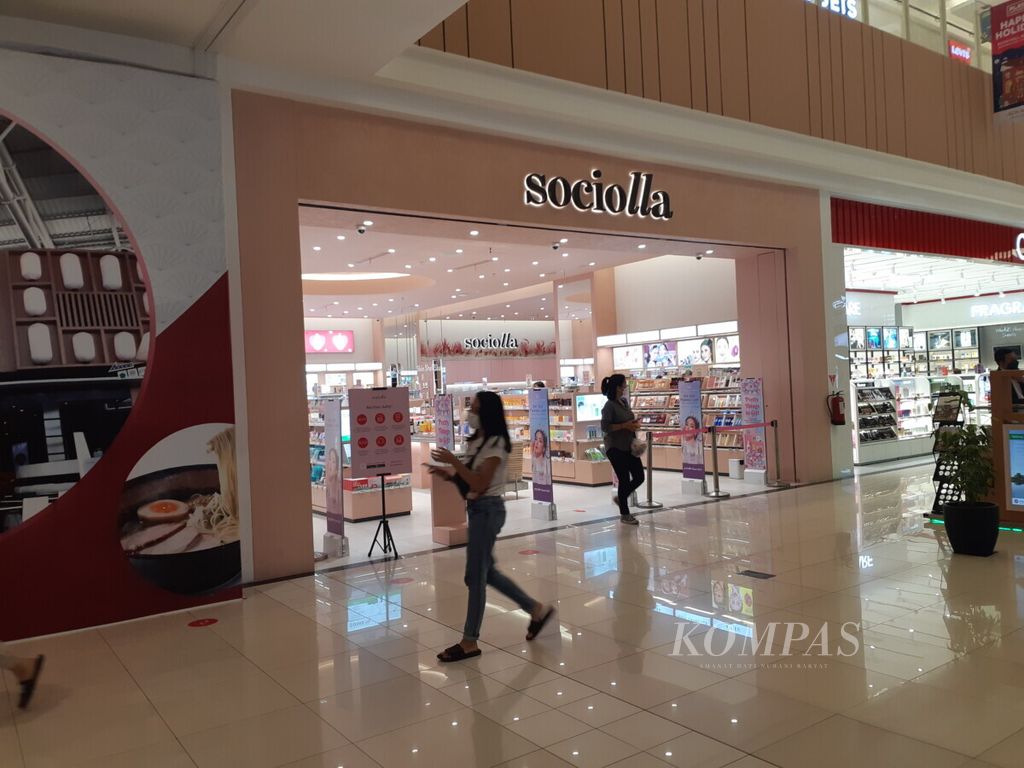 Gerai Sociolla di Aeon Mall BSD, Kamis (6/1/2022), Sociolla merupakan salah satu perusahaan rintisan yang memperoleh investasi dari perusahaan modal ventura Jungle Ventures.