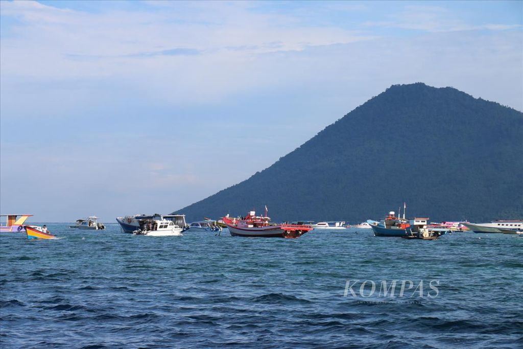 Kawasan wisata laut Bunaken akan ditata. Akses air bersih dan listrik segera ditambah.