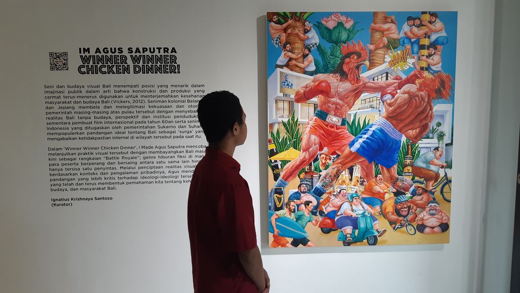 Lukisan pertarungan karya Agus Saputra diberi judul ”View from Kerobokan Villa During Nyepi” (2023), Rabu (5/6/2024). Karya ini ditampilkan ke dalam pameran tunggal Agus Saputra, Winner Winner Chicken Dinner, di CGartspace, Pondok Indah, Jakarta, 1-12 Juni 2024.