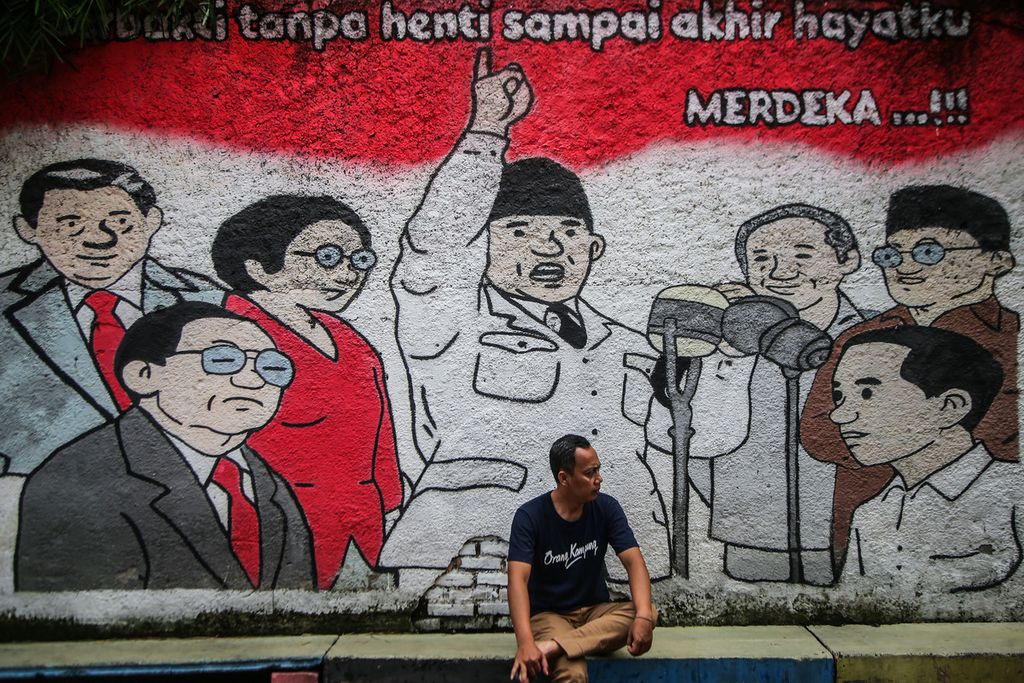 Mural tujuh presiden Republik Indonesia tergambar secara kartunal di sebuah dinding di kawasan Pisangan, Tangerang Selatan, Banten, Minggu (14/11/2021). 