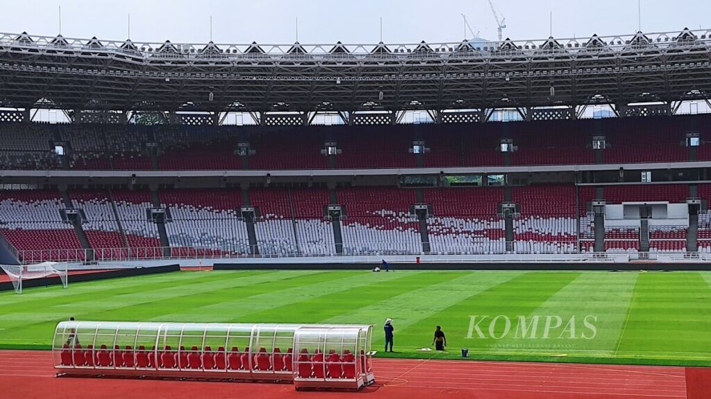 Kondisi lapangan Stadion Utama Gelora Bung Karno, Rabu (25/8/2021). Stadion Utama Gelora Bung Karno akan menggelar laga antara Bali United melawan Persik Kediri pada Jumat 27 Agustus 2021.