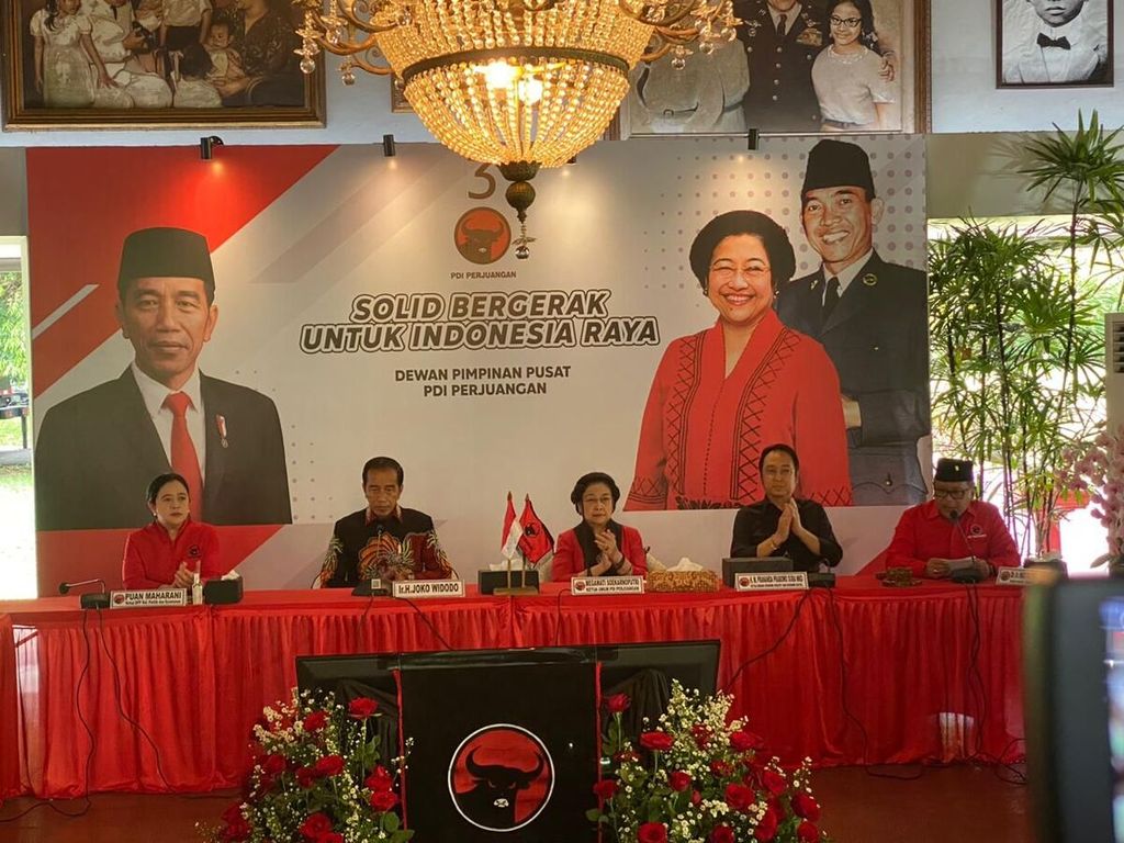 Rapat Partai Demokrasi Indonesia Perjuangan ke-140 dihadiri Ketua Umum PDI-P Megawati Soekarnoputri dan Presiden Joko Widodo, Jumat (21/4/2023). Di rapat itu diputuskan Gubernur Jawa Tengah Ganjar Pranowo, yang juga kader PDI-P, sebagai capres dari PDI-P untuk Pemilihan Presiden 2024.