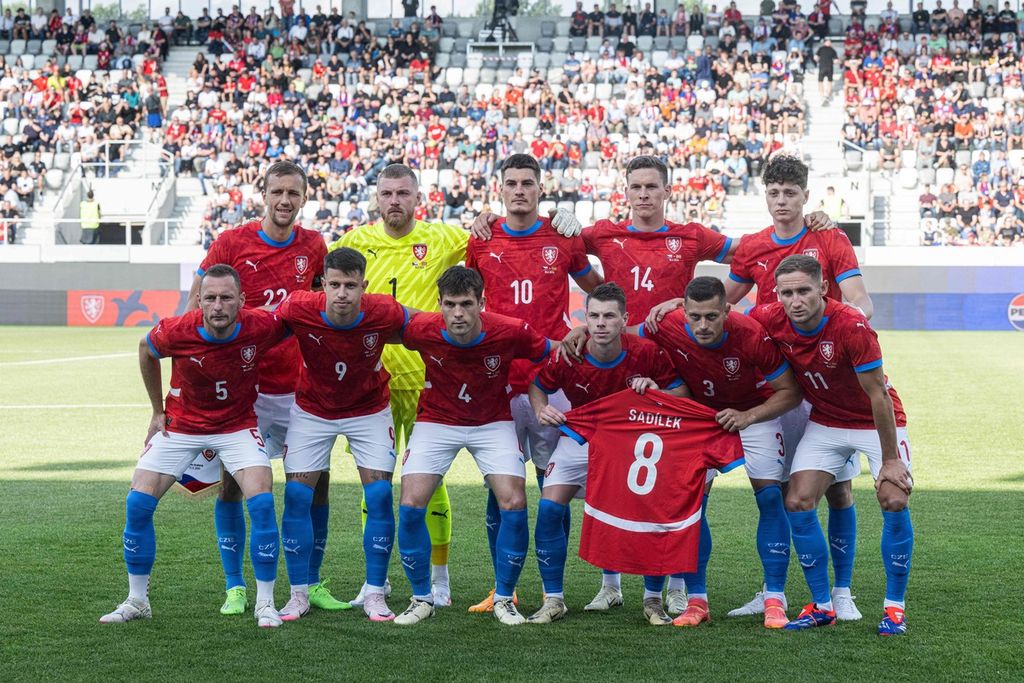 Timnas Ceko berpose sebelum laga uji coba lawan Makedonia Utara di Malsovicka Arena, Hradec Kralove, Selasa (11/6/2024) dini hari WIB. Ceko menang 2-1.