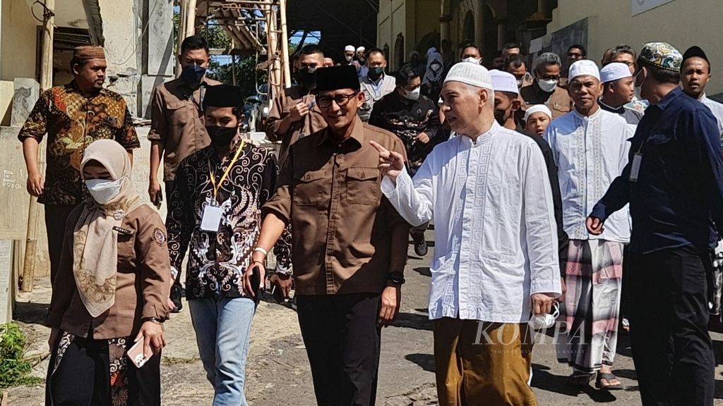 Menteri Pariwisata dan Ekonomi Kreatif Sandiaga S Uno tiba di Pesantren Bahrul Maghfiroh, Malang, Jawa Timur, Rabu (29/6/2022).