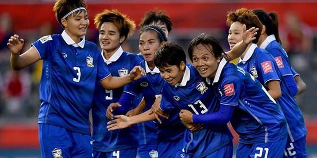Timnas sepak bola putri Thailand tampil di Piala Dunia Putri 2015 di Kanada. Thailand menorehkan sejarah dengan menjadi negara Asia Tenggara pertama yang menembus Piala Dunia.