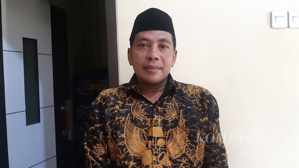 Tosan, Kepala Desa Plaosan, Kecamatan Krucil, Kabupaten Probolinggo, Jawa Timur.