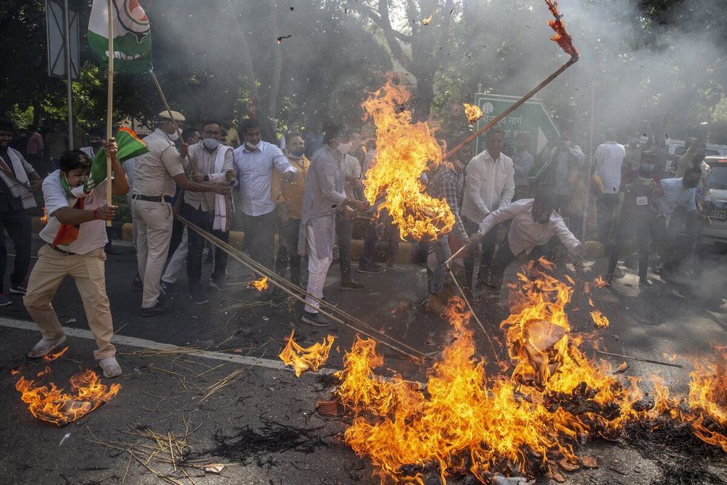 Unjuk rasa memprotes pemerkosaan di India.